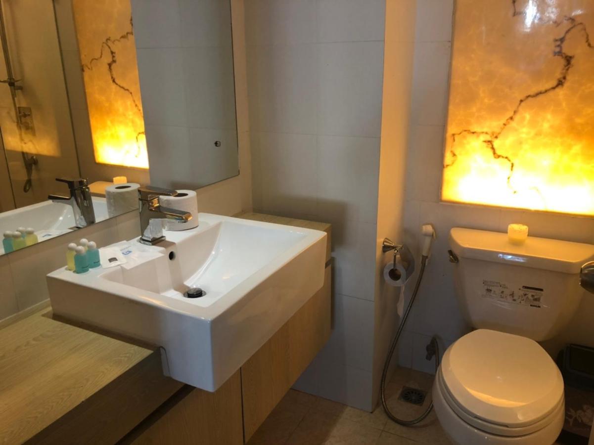 Atlantis Condo Resort Jomtien Exterior photo