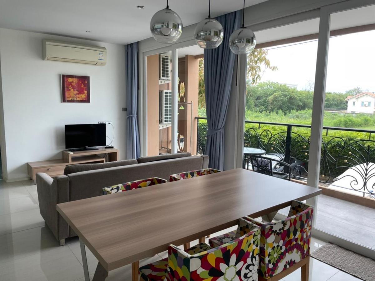 Atlantis Condo Resort Jomtien Exterior photo